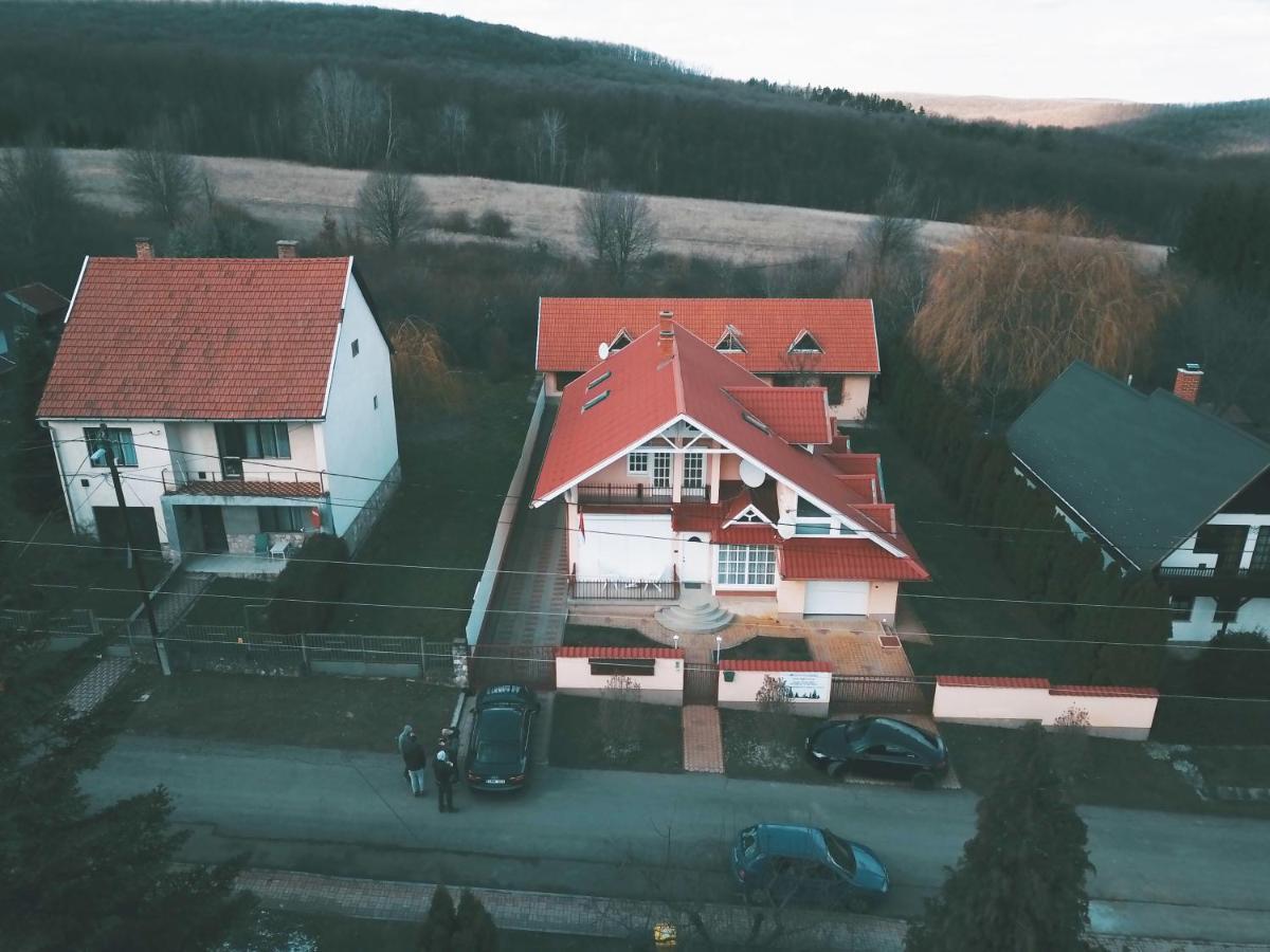 Matra Wellness Vendeghaz Hotell Parádsasvár Eksteriør bilde