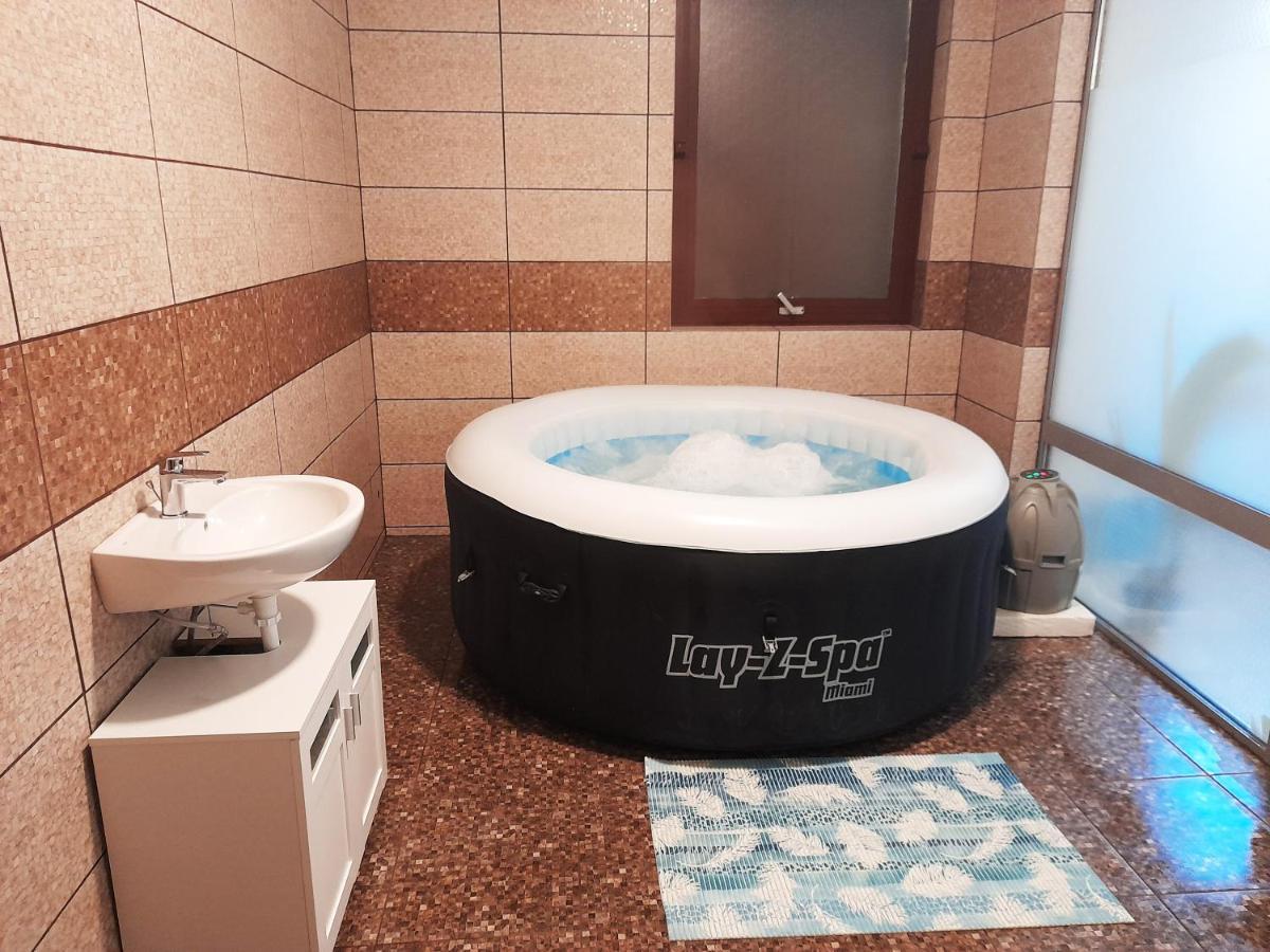 Matra Wellness Vendeghaz Hotell Parádsasvár Eksteriør bilde